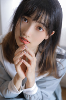 在逃生游戏里面被NPC哭硬了